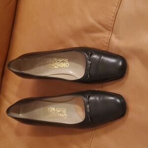 Salvatore FERRAGAMO pumps 7.5